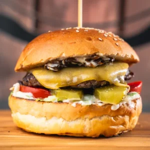 Csíííz Burger ír fehér cheddar sajttal a gyáli Kobee-ban